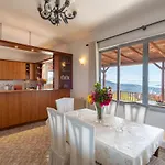 The Eagle's Nest House Tatil Evi Kamari (Paros)